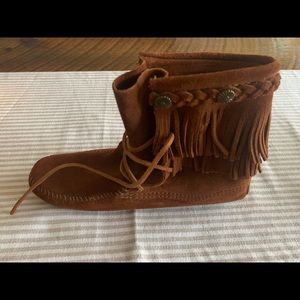 Minnetonka High Top Moccasins. Size 7.